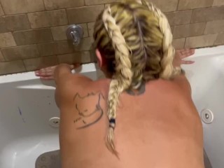 Late night fuck in the bathroom