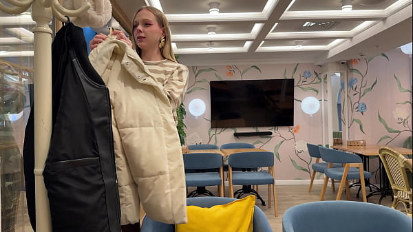 A TINDER DATE ENDED IN SEX IN A PUBLIC TOILET